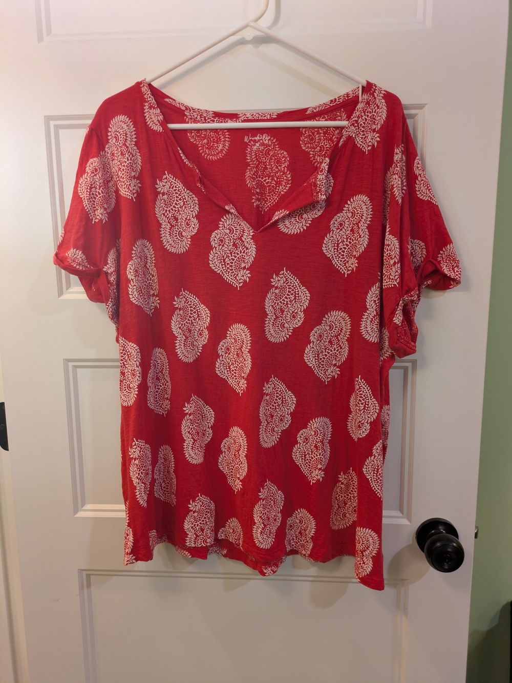 Wonderly Red & White top